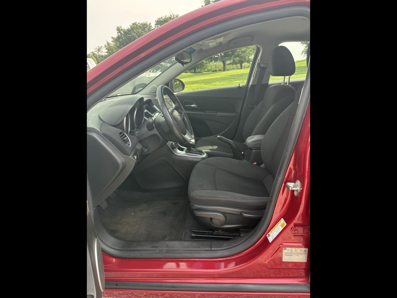 Chevrolet Cruze 4dr Sdn ECO w/1XF 2011