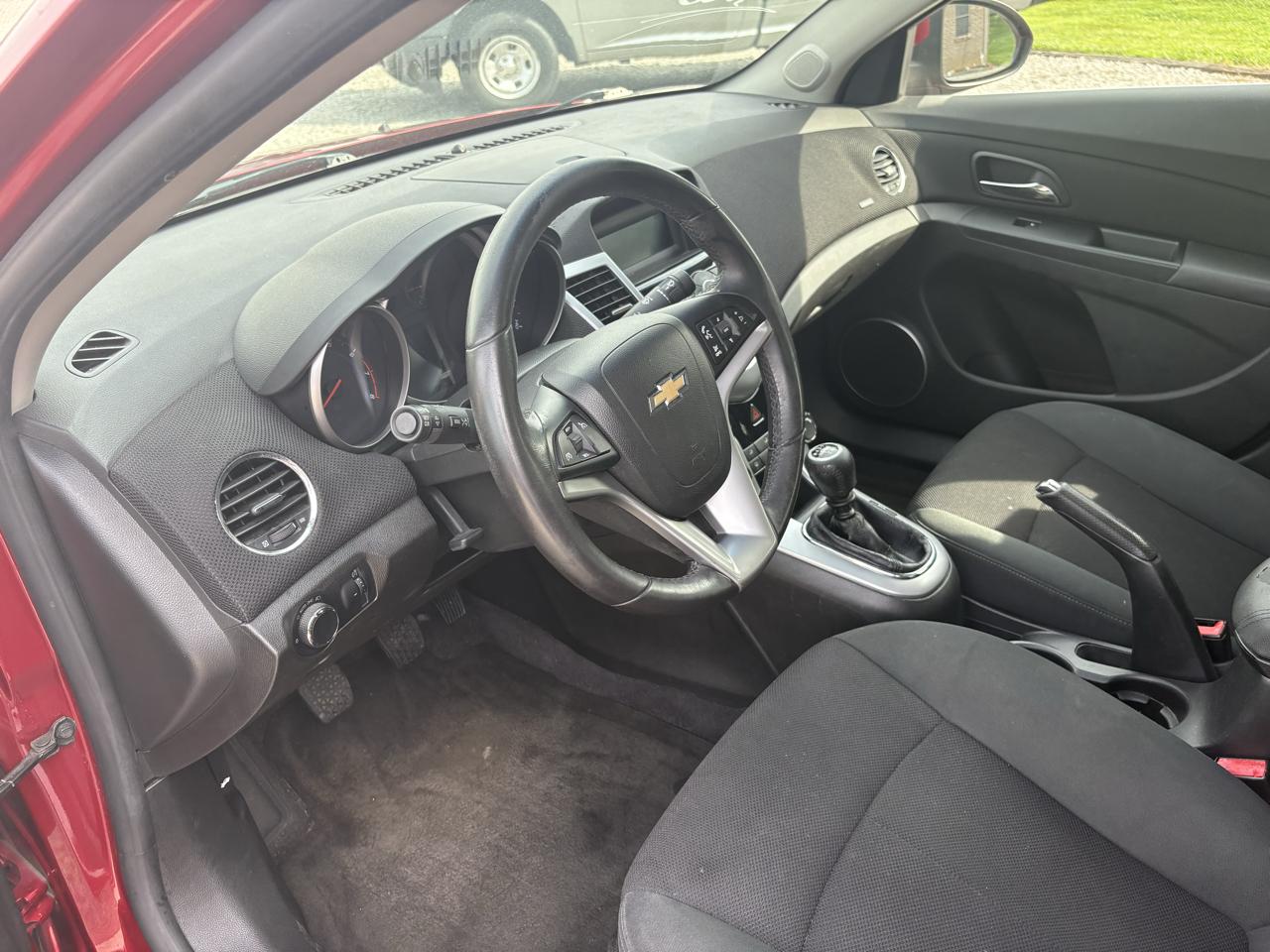 Chevrolet Cruze 4dr Sdn ECO w/1XF 2011