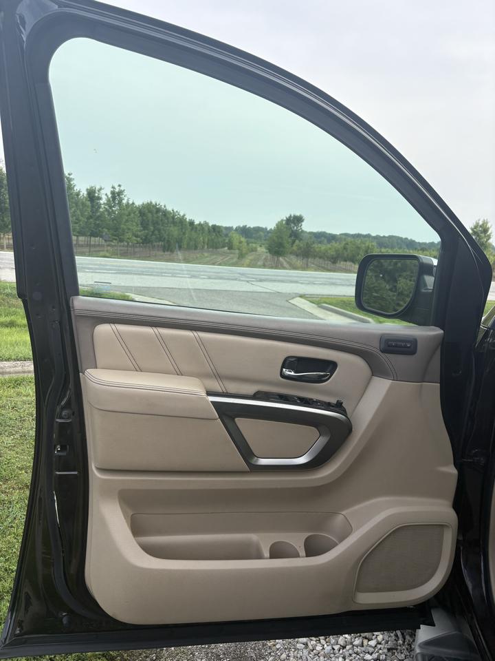 Nissan Armada 4WD 4dr Platinum 2015