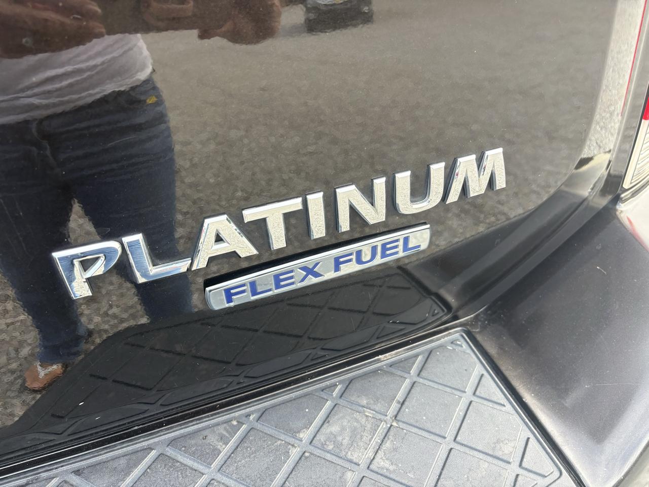 Nissan Armada 4WD 4dr Platinum 2015
