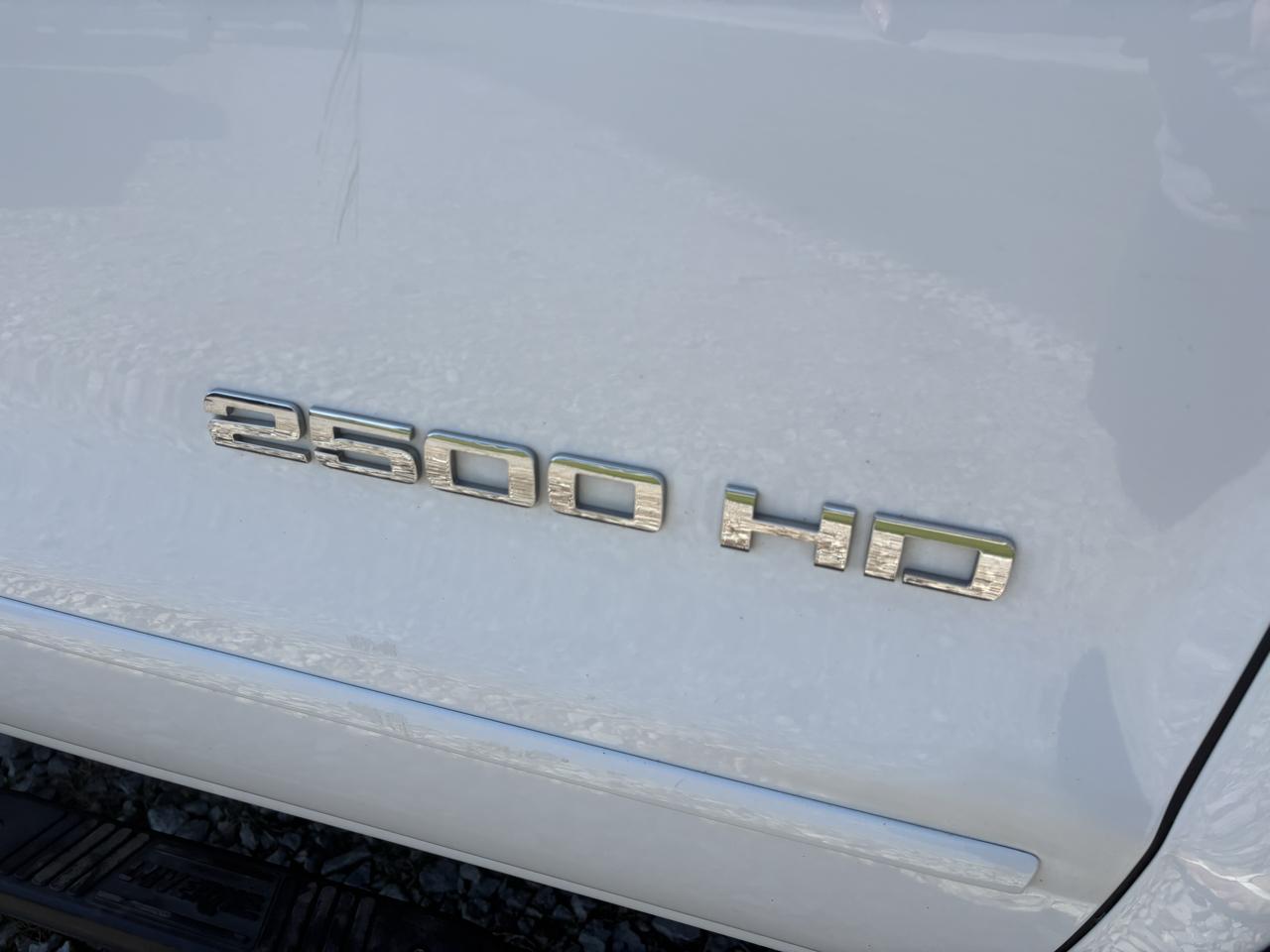 Chevrolet Silverado 2500HD Built After Aug 14 4WD Double Cab 158.1" LT 2015