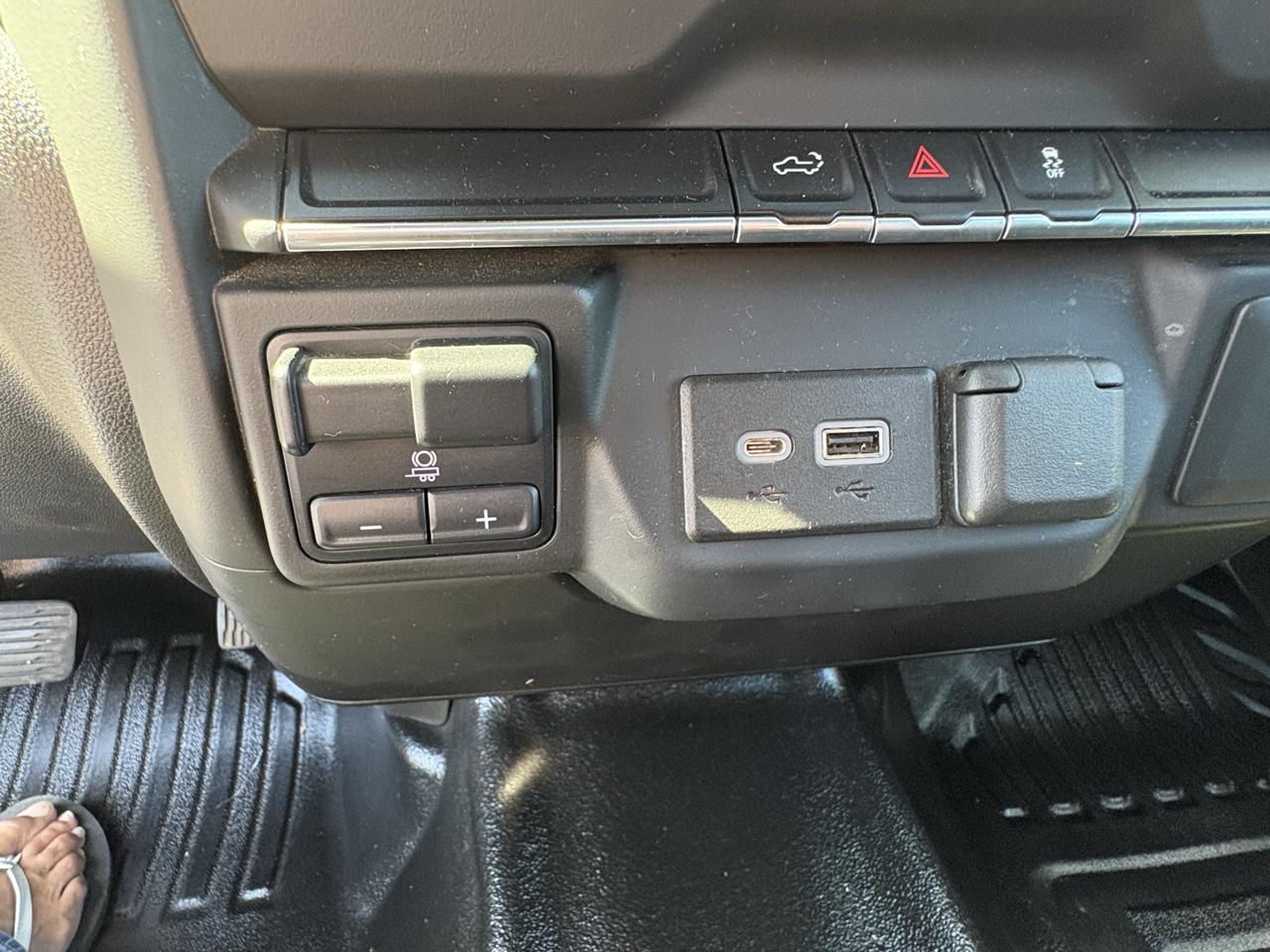 Chevrolet Silverado 2500HD 4WD Reg Cab 142" Work Truck 2021