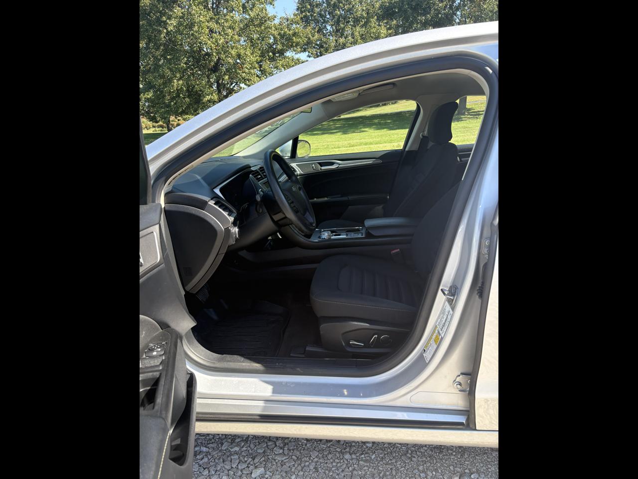 Ford Fusion SE FWD 2018
