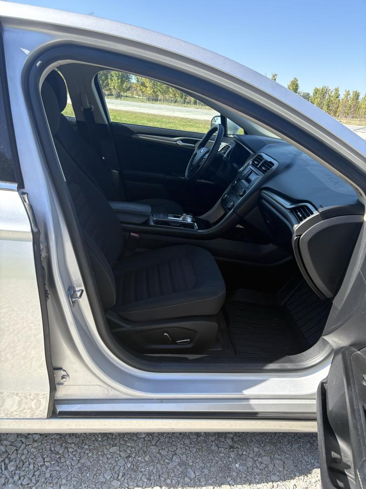 Ford Fusion SE FWD 2018