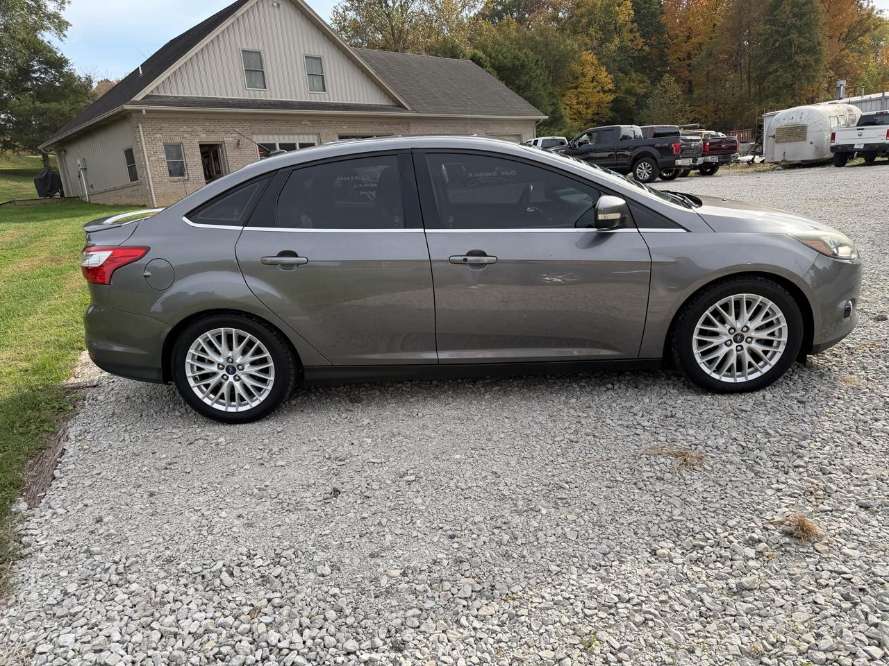Ford Focus 4dr Sdn Titanium 2014