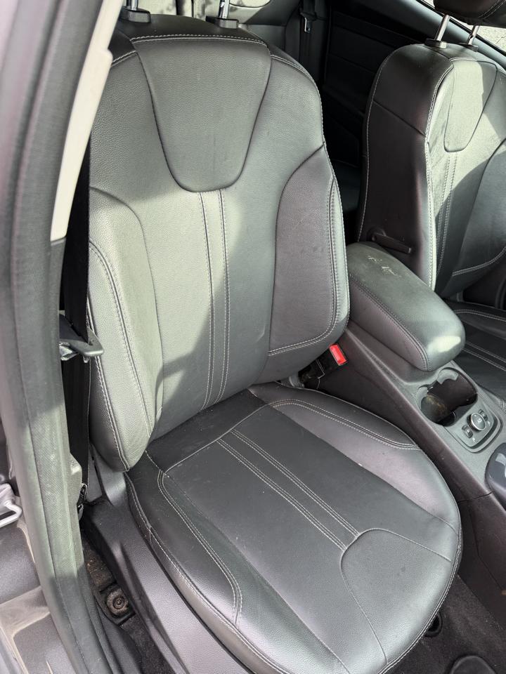 Ford Focus 4dr Sdn Titanium 2014