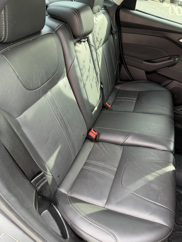 Ford Focus 4dr Sdn Titanium 2014