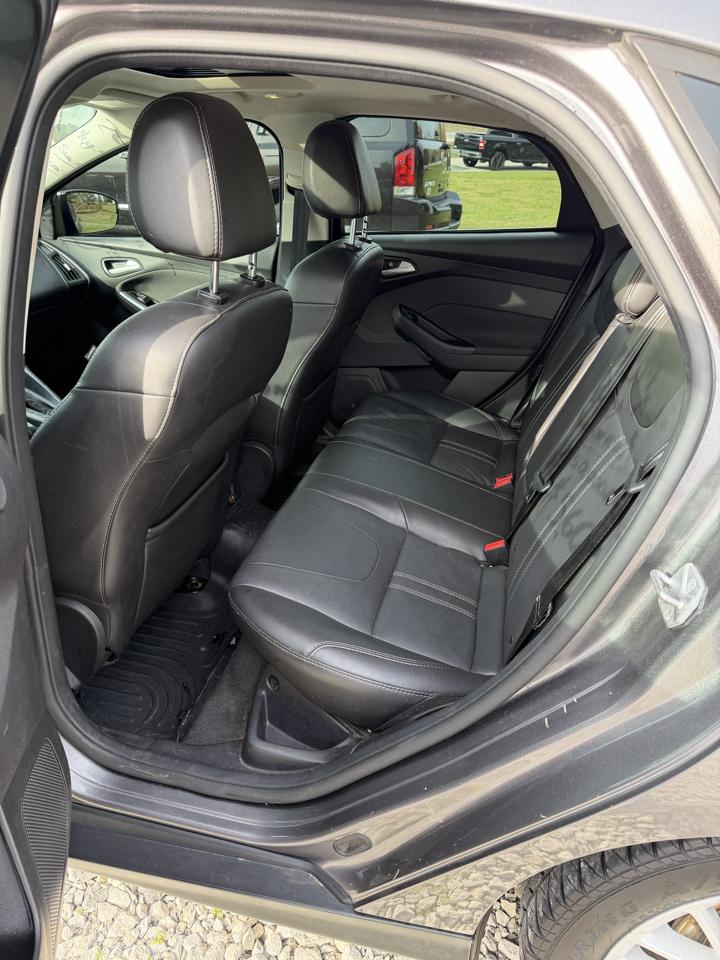 Ford Focus 4dr Sdn Titanium 2014