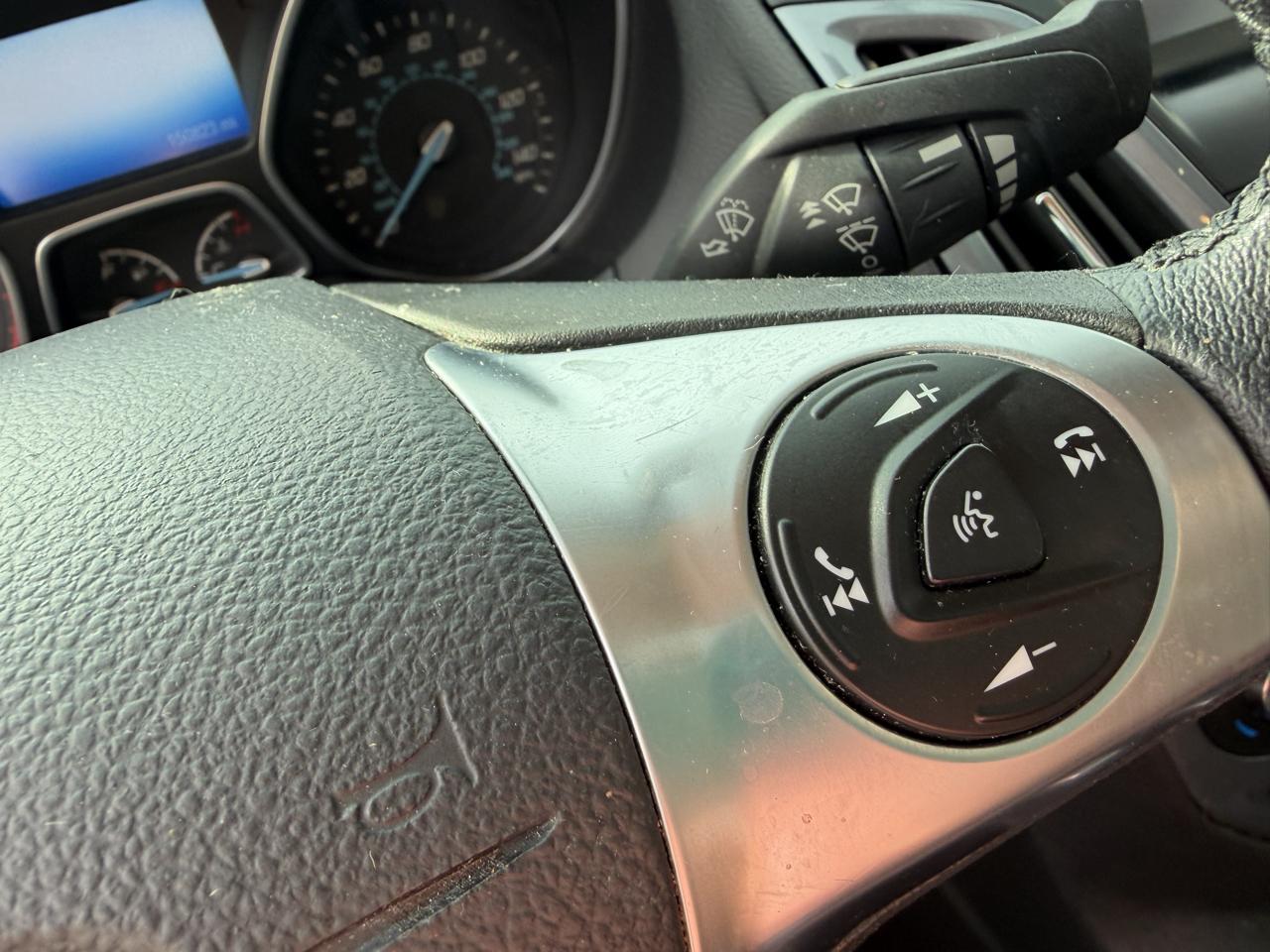 Ford Focus 4dr Sdn Titanium 2014