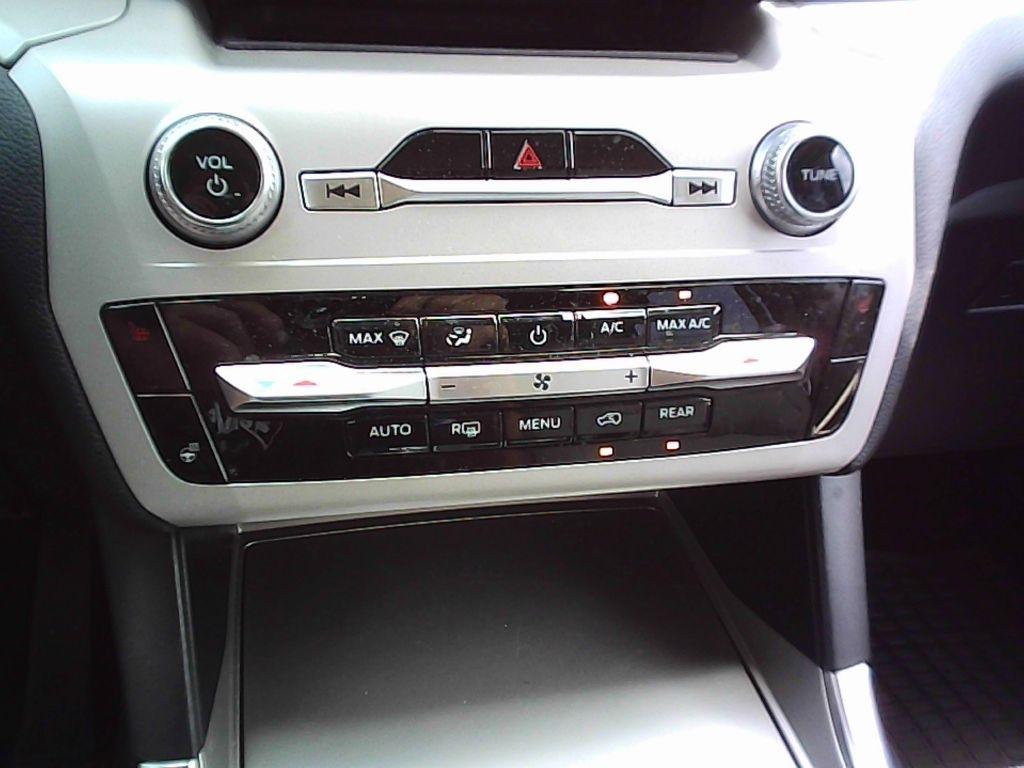 Ford Explorer XLT 2024