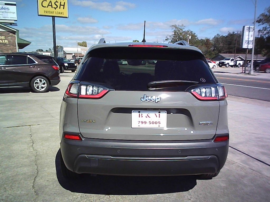 Jeep Cherokee Latitude Plus FWD 2021