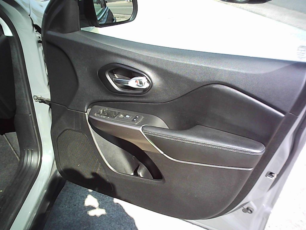 Jeep Cherokee Latitude Plus FWD 2021