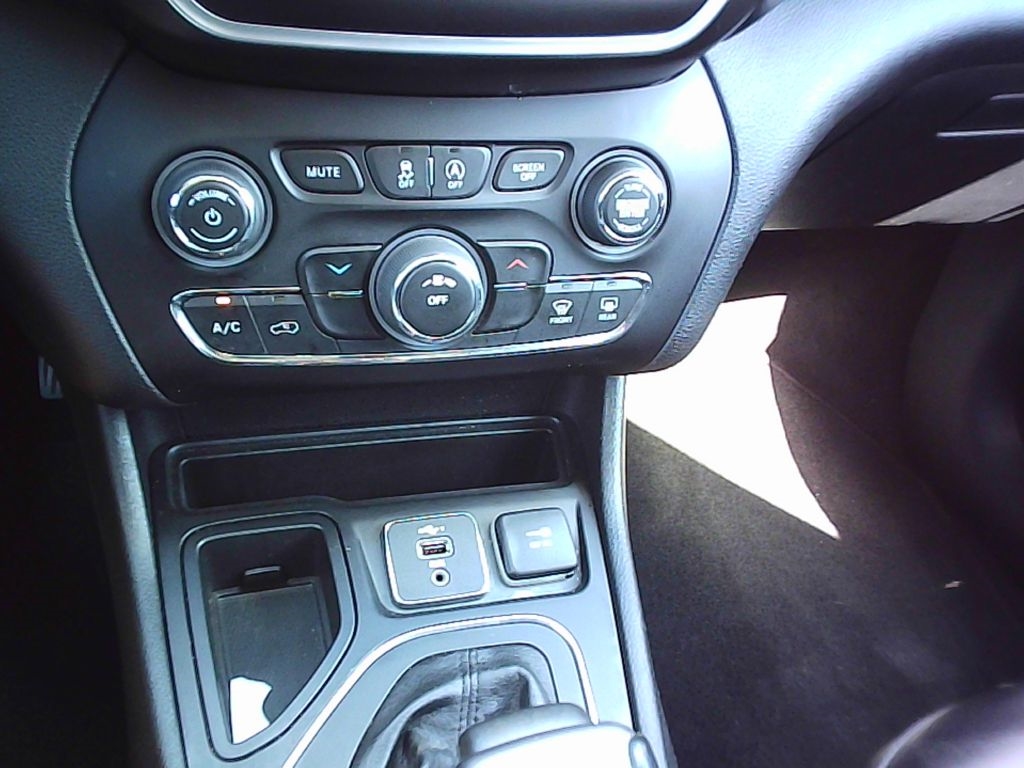 Jeep Cherokee Latitude Plus FWD 2021