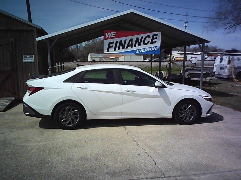 Hyundai Elantra SEL 2024