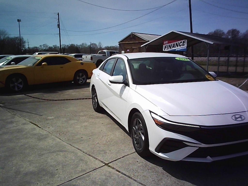 Hyundai Elantra SEL 2024