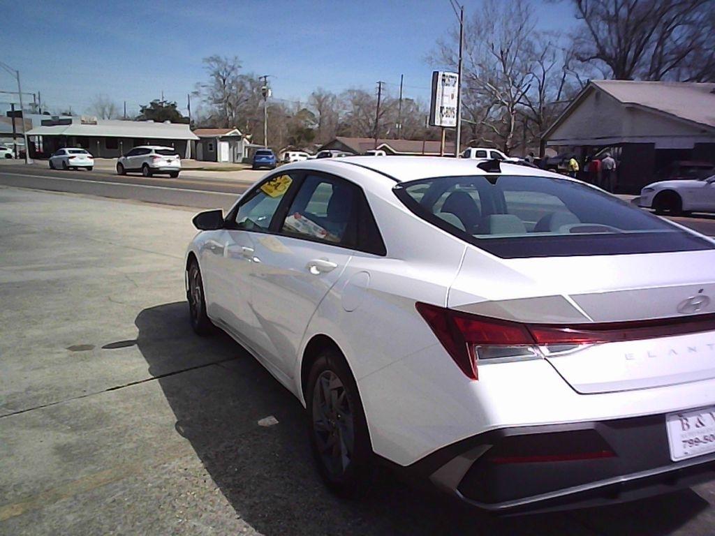 Hyundai Elantra SEL 2024