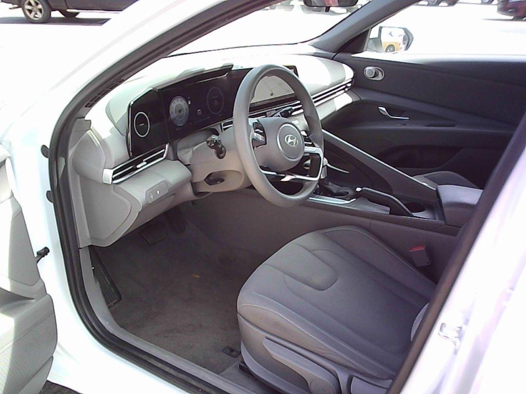 Hyundai Elantra SEL 2024