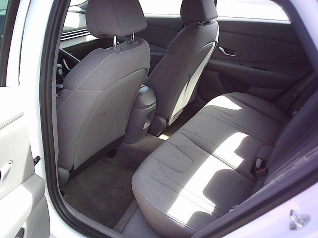 Hyundai Elantra SEL 2024