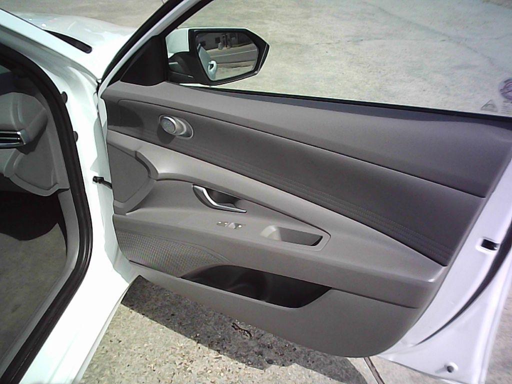 Hyundai Elantra SEL 2024