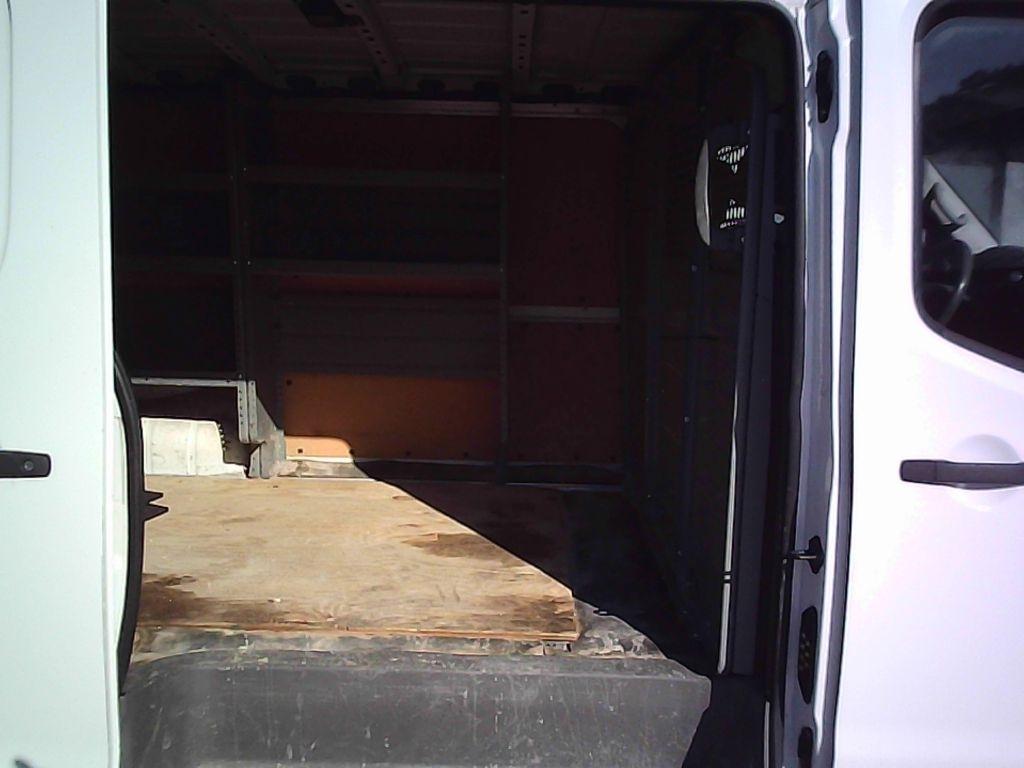 Nissan NV Cargo 2500 HD S V6 2018