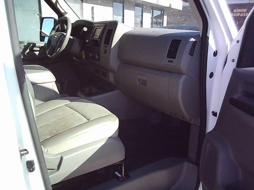 Nissan NV Cargo 2500 HD S V6 2018