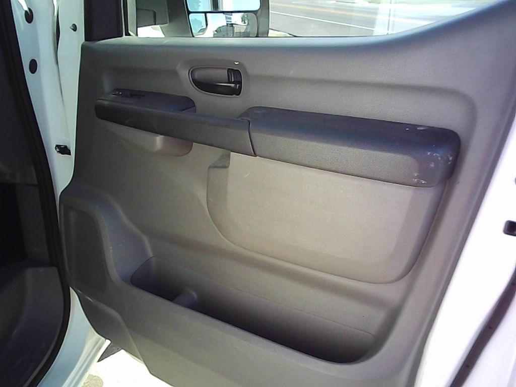 Nissan NV Cargo 2500 HD S V6 2018