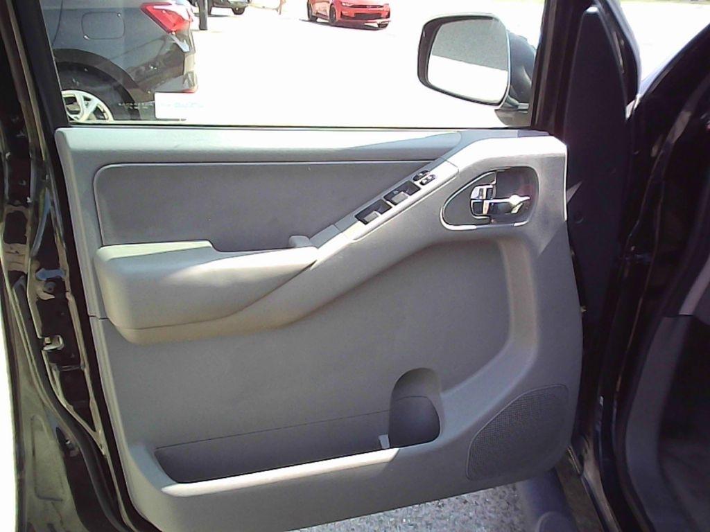 Nissan Frontier SL Crew Cab 2WD 2014