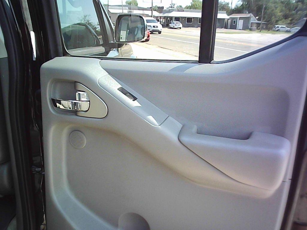 Nissan Frontier SL Crew Cab 2WD 2014