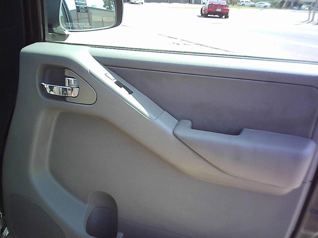 Nissan Frontier SL Crew Cab 2WD 2014