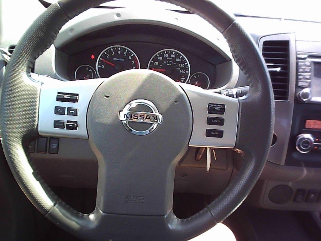 Nissan Frontier SL Crew Cab 2WD 2014