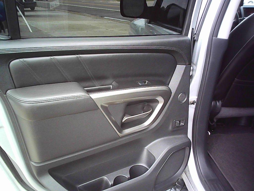 Nissan Armada Platinum 2WD 2015