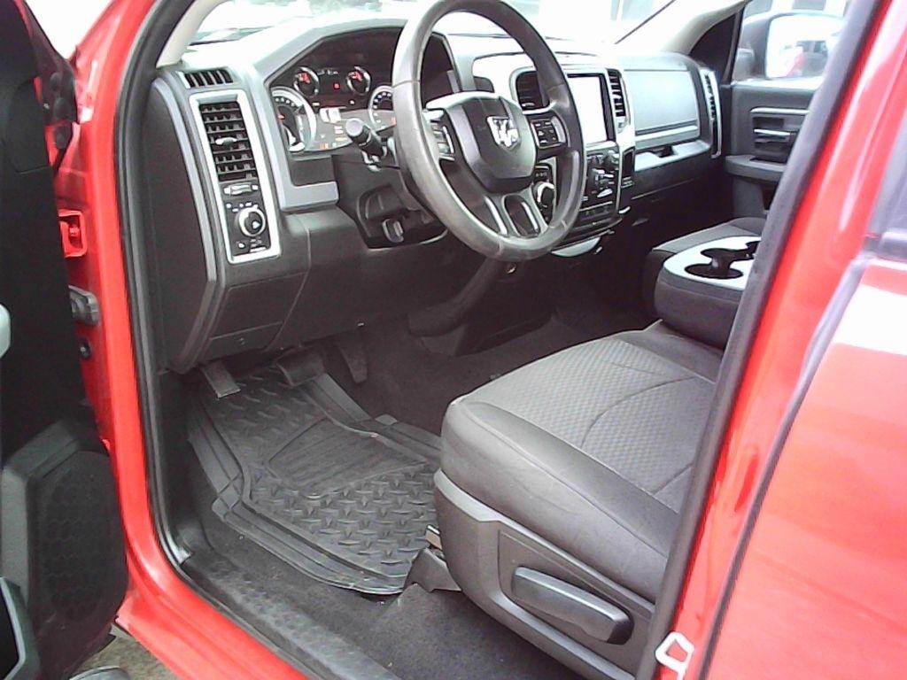 RAM 1500 SLT Quad Cab 4WD 2020
