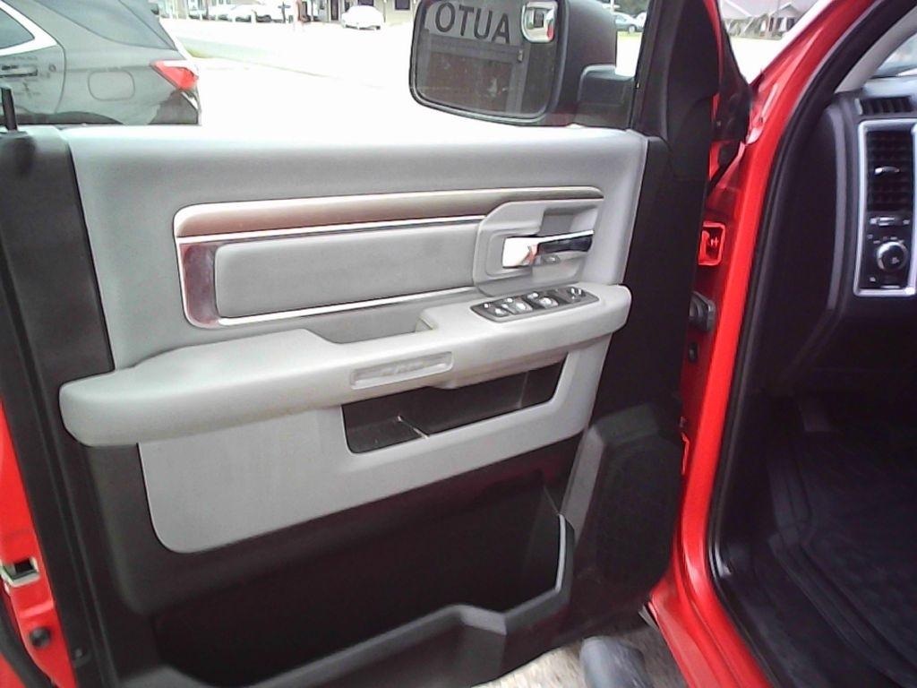 RAM 1500 SLT Quad Cab 4WD 2020