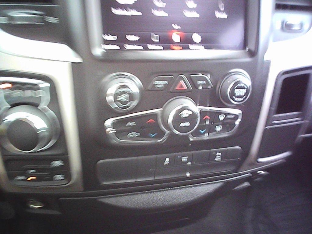 RAM 1500 SLT Quad Cab 4WD 2020