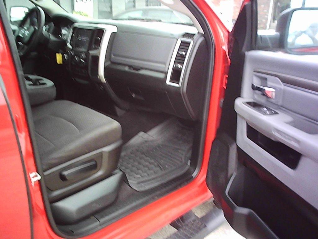 RAM 1500 SLT Quad Cab 4WD 2020
