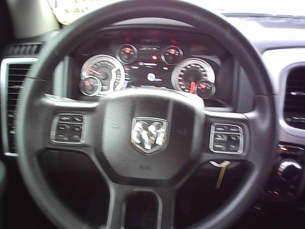 RAM 1500 SLT Quad Cab 4WD 2020