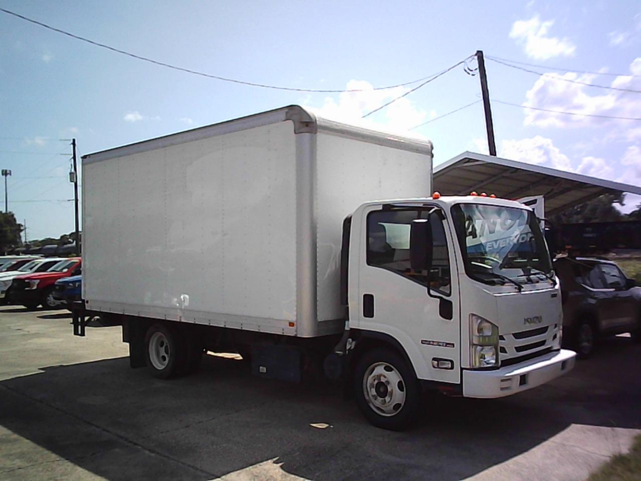 Isuzu NPR HD  2022