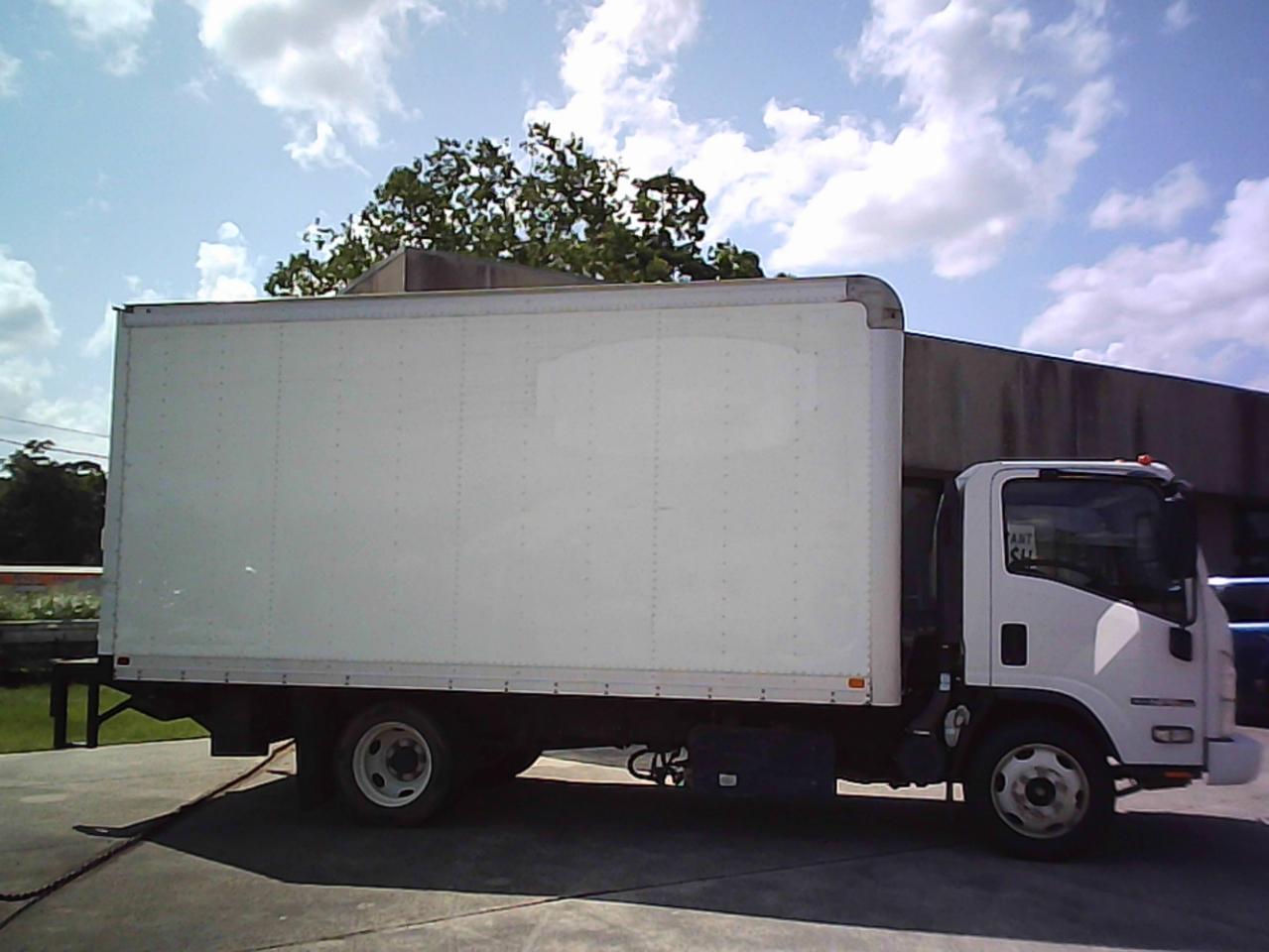 Isuzu NPR HD  2022