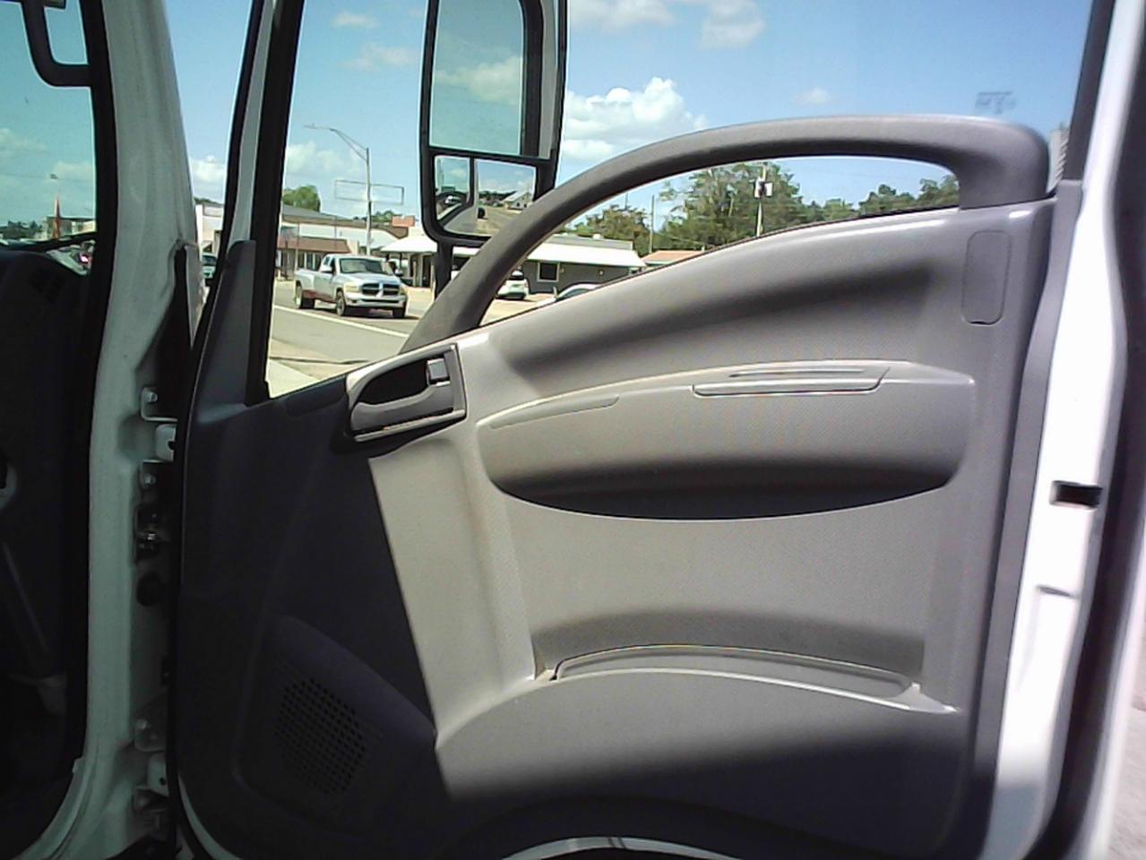 Isuzu NPR HD  2022