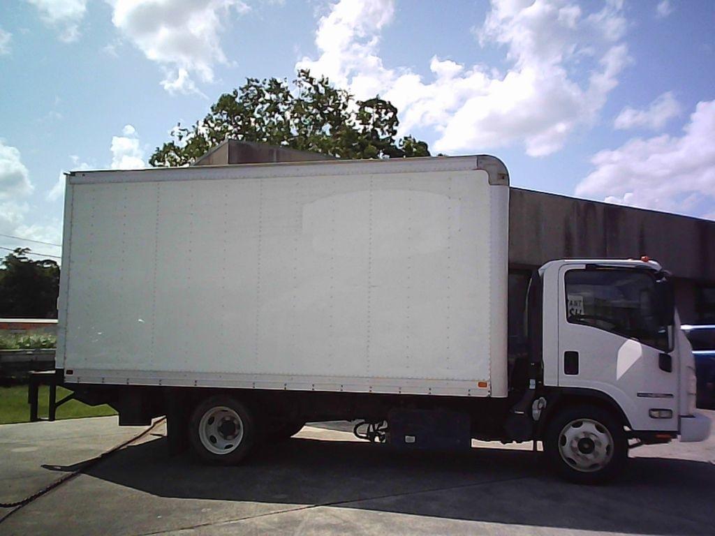 Isuzu NPR HD  2022