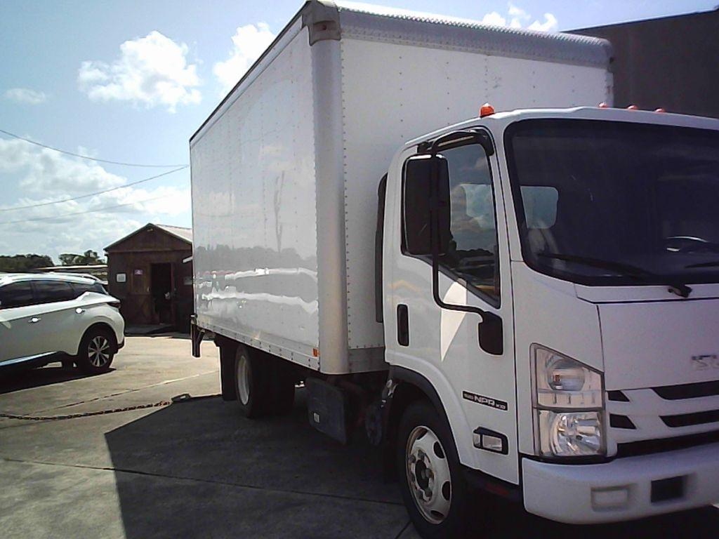 Isuzu NPR HD  2022