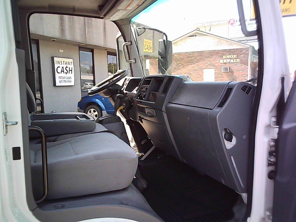 Isuzu NPR HD  2022