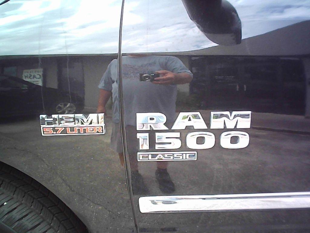 RAM 1500 Classic Lone Star 4x2 Crew Cab 5'7" Box 2019