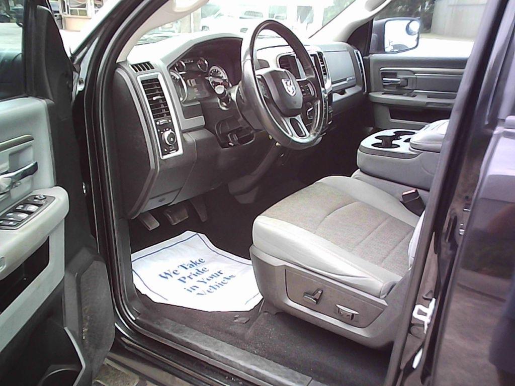 RAM 1500 Classic Lone Star 4x2 Crew Cab 5'7" Box 2019