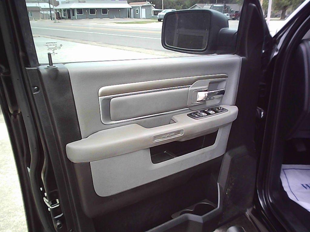 RAM 1500 Classic Lone Star 4x2 Crew Cab 5'7" Box 2019