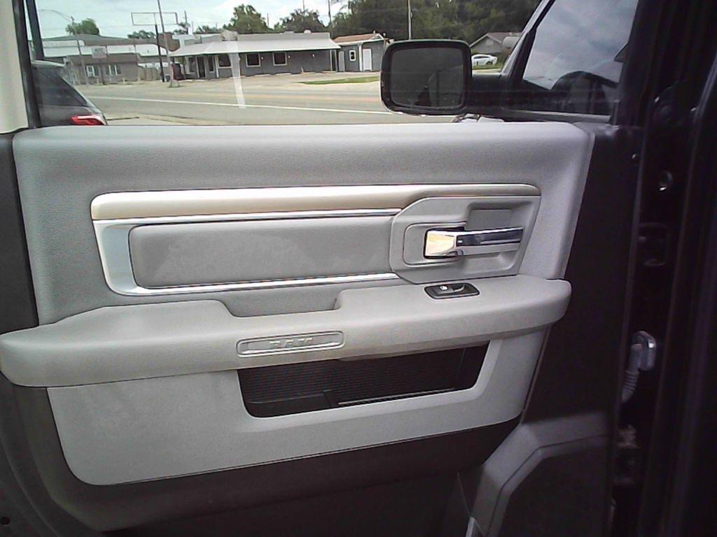 RAM 1500 Classic Lone Star 4x2 Crew Cab 5'7" Box 2019