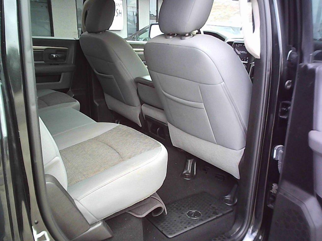 RAM 1500 Classic Lone Star 4x2 Crew Cab 5'7" Box 2019