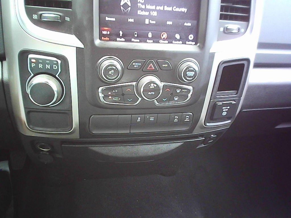 RAM 1500 Classic Lone Star 4x2 Crew Cab 5'7" Box 2019