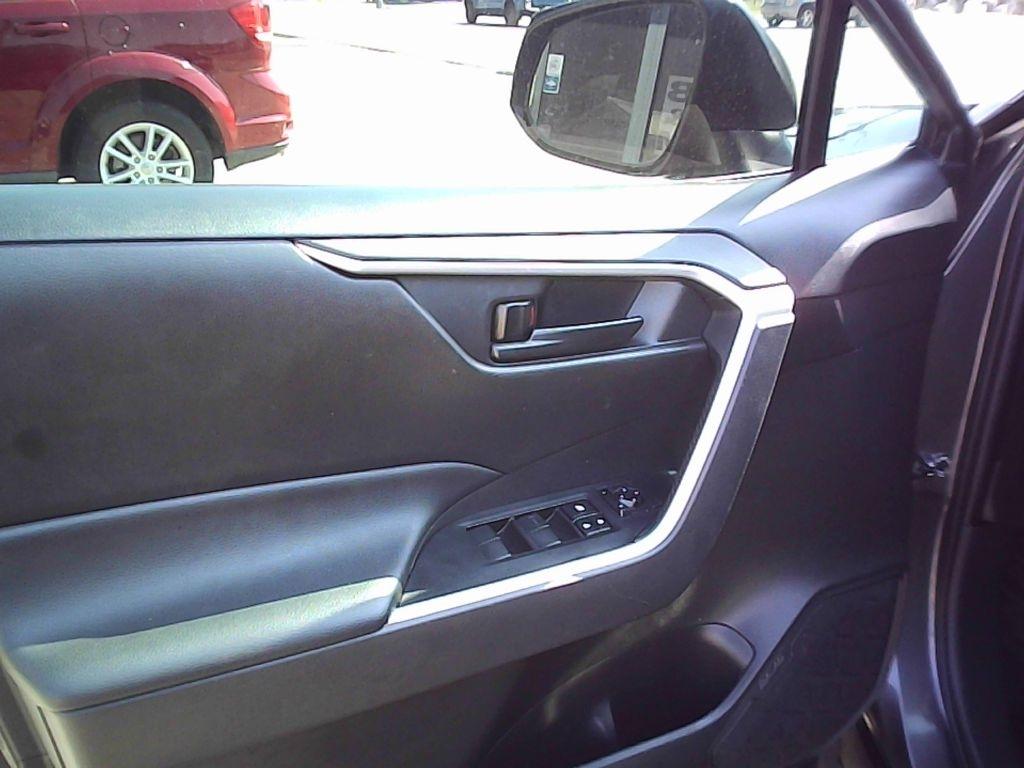 Toyota RAV4 LE 2023