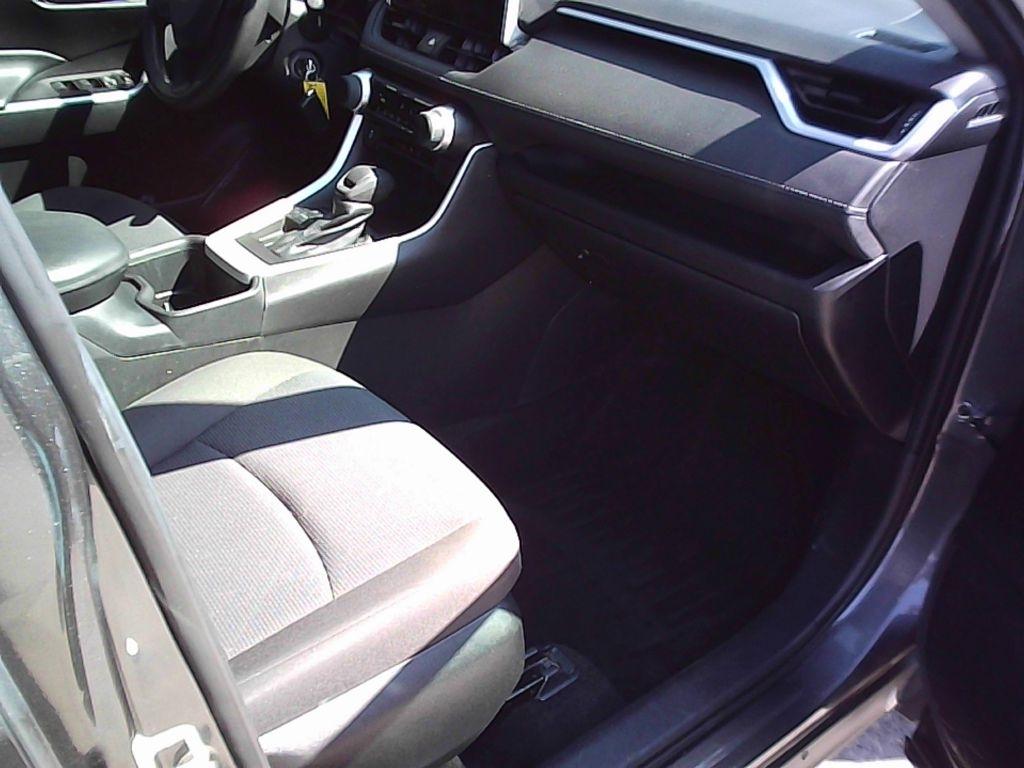 Toyota RAV4 LE 2023